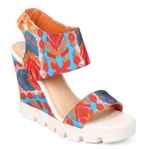 💥Host Pick!💥 Liliana Tribal Open Toe Slingback Lug Sole Wedge Sandals